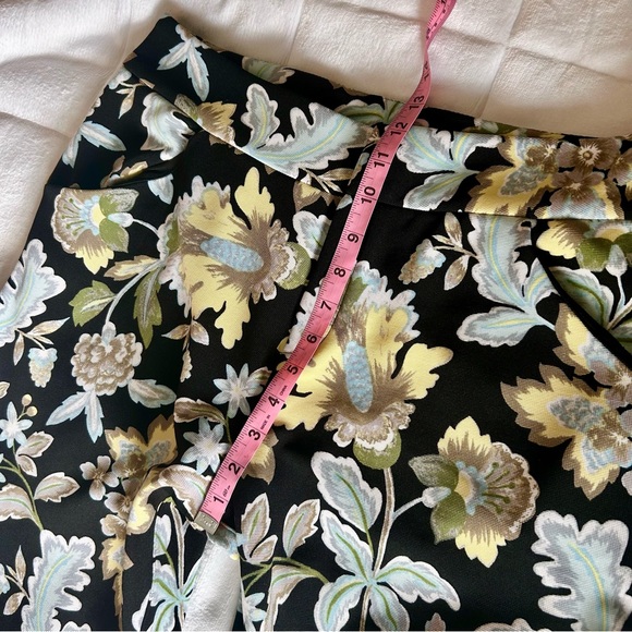 INC International Concepts Black Floral Super Flare Stretch Pants Size 12-14 - Picture 5 of 9